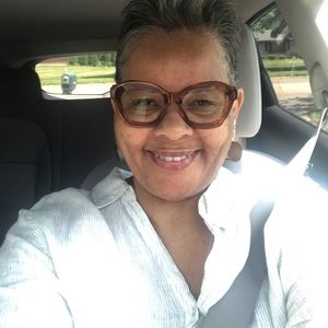 Meet your Posher, Benita